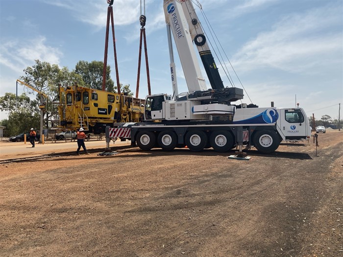 Image Gallery - Train Lifts GERALDTON WA